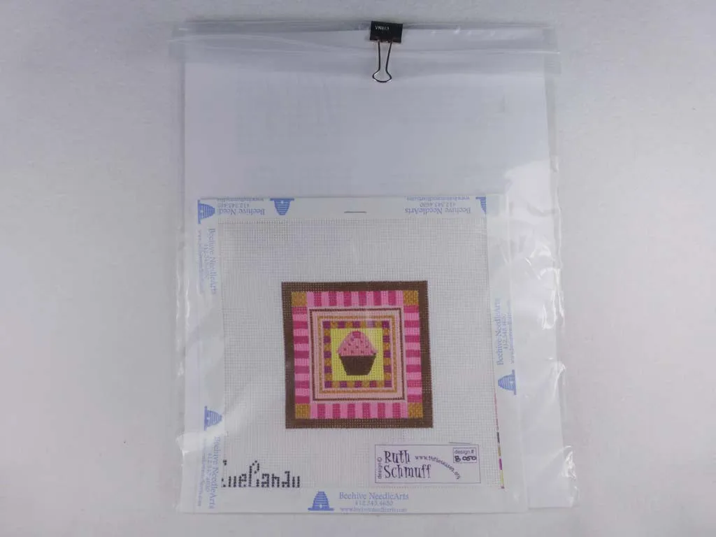 * SALE/ Ruth Schmuff Design 8050 Pastry Petit Cupcake