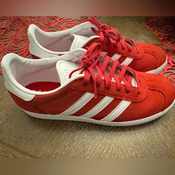 Adidas Red Gazelle Shoes Youth 6 / Women’s 8