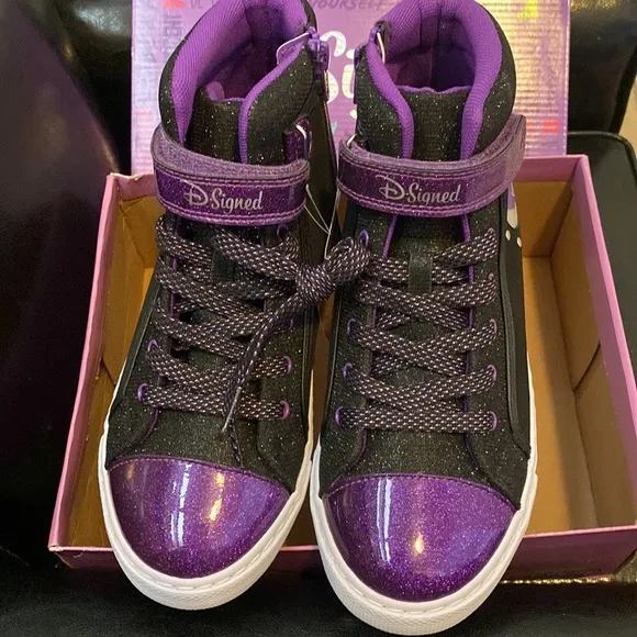 Disney Signed Descendants High Top Sneakers Girls size 5 Purple and Black Shoes
