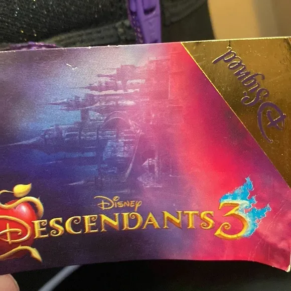 Disney Signed Descendants High Top Sneakers Girls size 5 Purple and Black Shoes