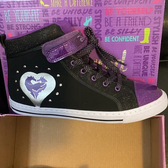 Disney Signed Descendants High Top Sneakers Girls size 5 Purple and Black Shoes