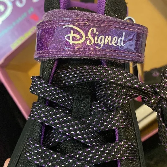 Disney Signed Descendants High Top Sneakers Girls size 5 Purple and Black Shoes