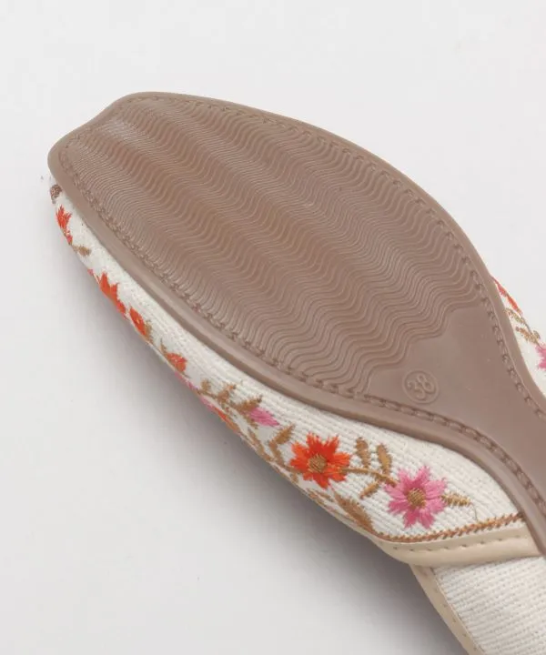 Floral Embroidery Jutti Flats