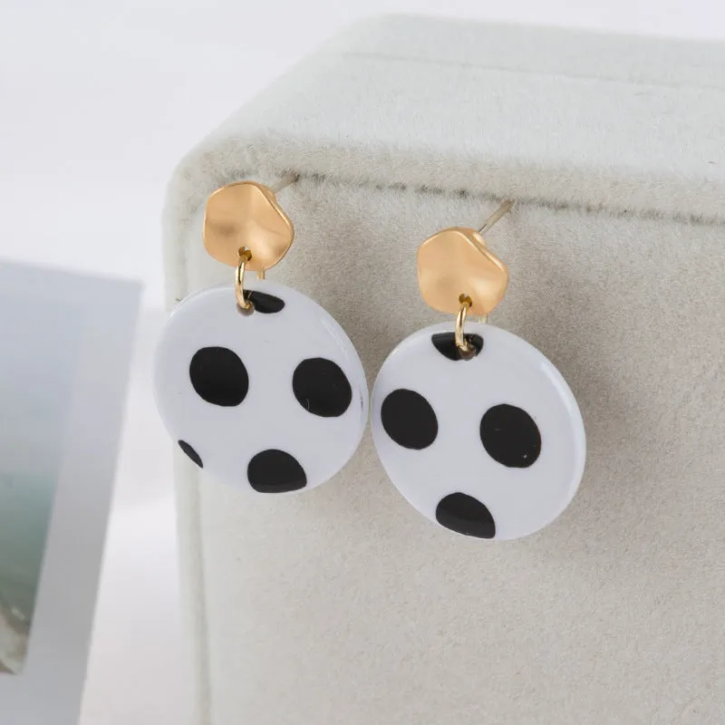just-lil-things-clip-on-earrings-white-jlt10034
