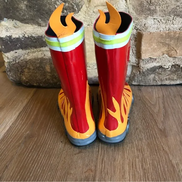 Kidorable boys fireman rain boots size 2 new