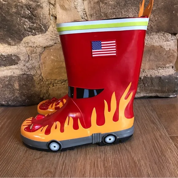 Kidorable boys fireman rain boots size 2 new