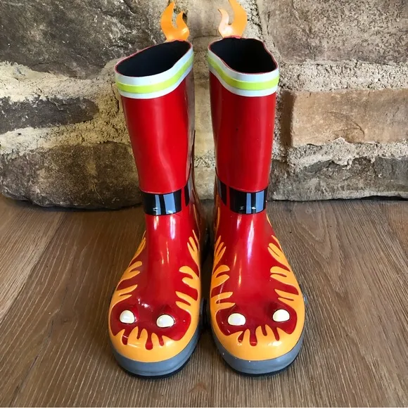 Kidorable boys fireman rain boots size 2 new