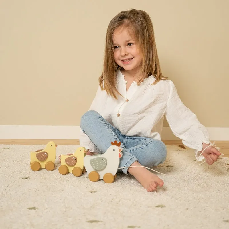 Little Dutch Pull Along Chickens - Little Farm