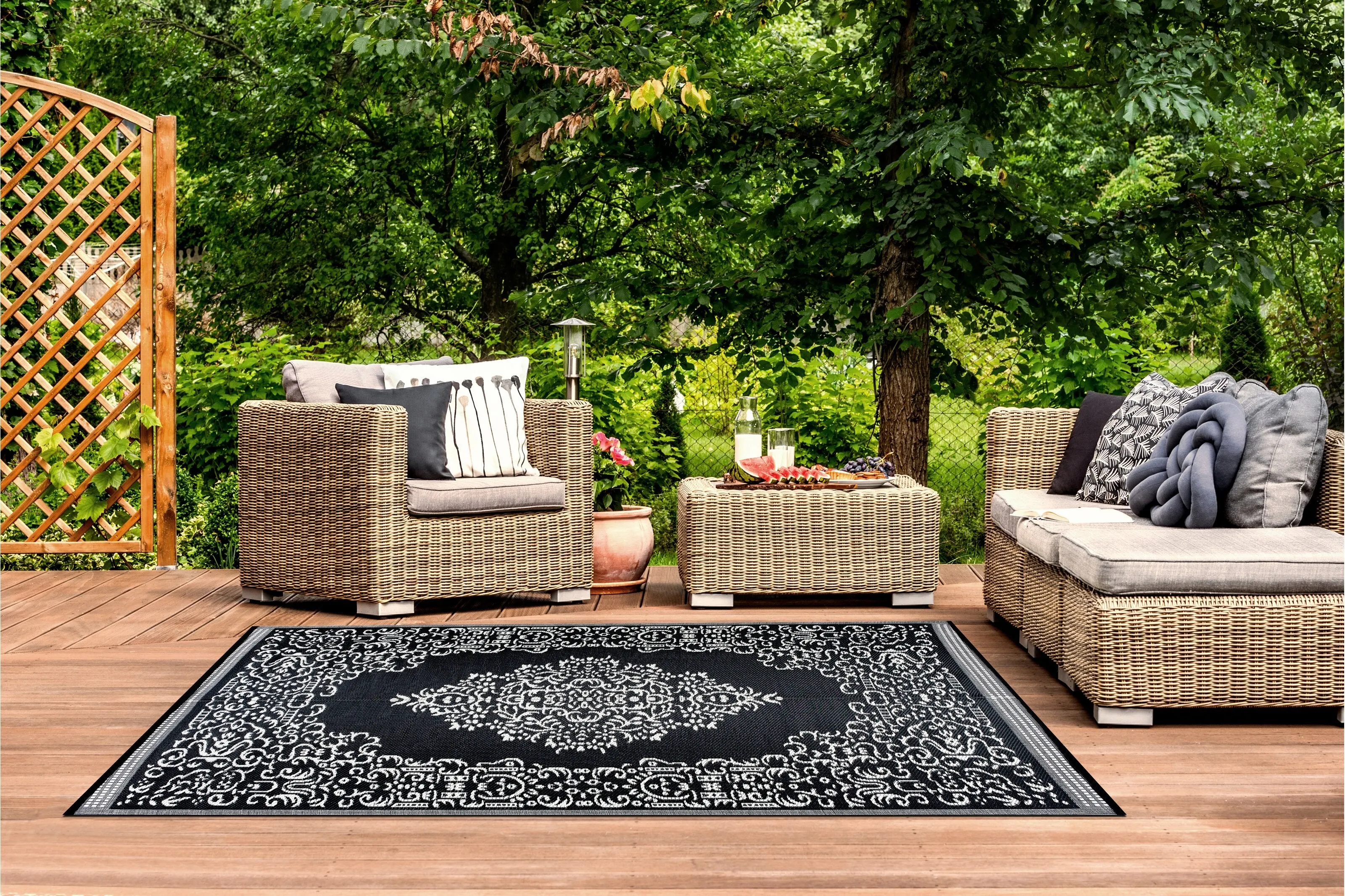 New Large 8Ft x 10Ft Stain & Fade Resistant Black & White Medallion Indoor/Outdoor Beverly Rugs Area Rug! Retails $310 