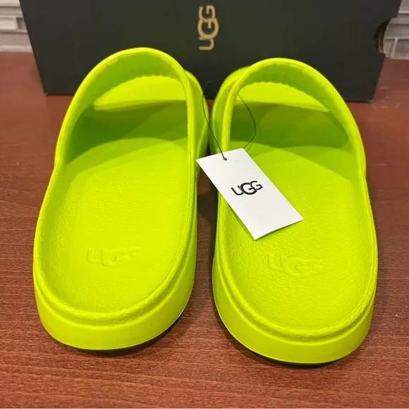 New with box UGG slide sandal size 8 cool design n logo