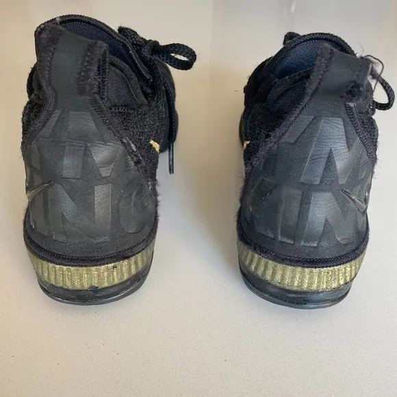 Nike Lebron Sneaker Size 5 Youth
