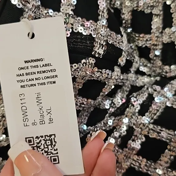SHOWSTOPPER  NWT BLACK DRESS WITH FULL SILVER SEQUINS IN CROSS, SQUARE DESIGN XL