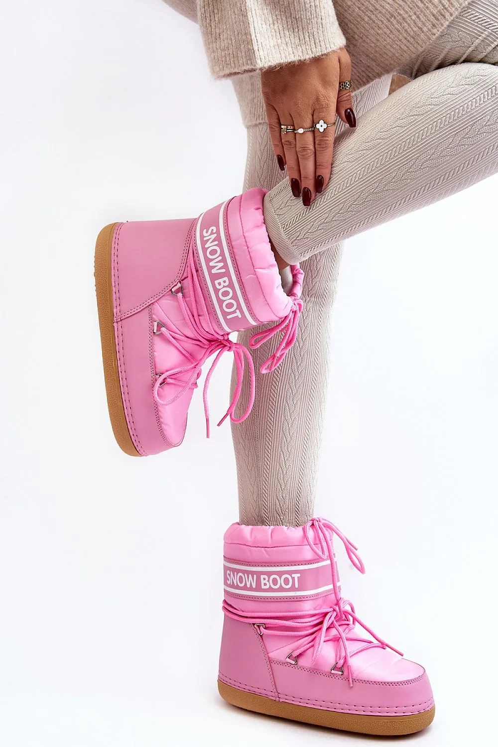 Snow boots