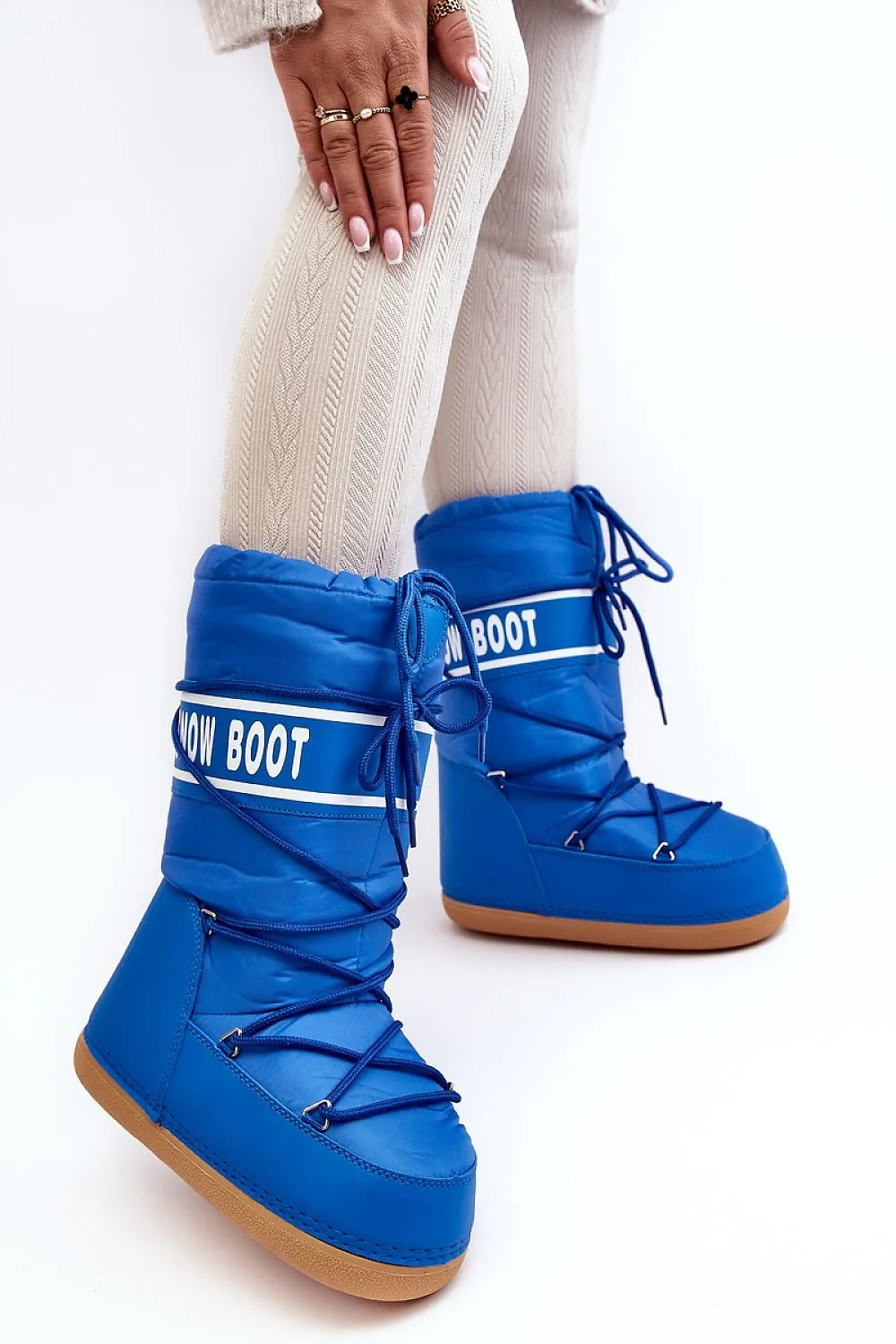 Snow boots