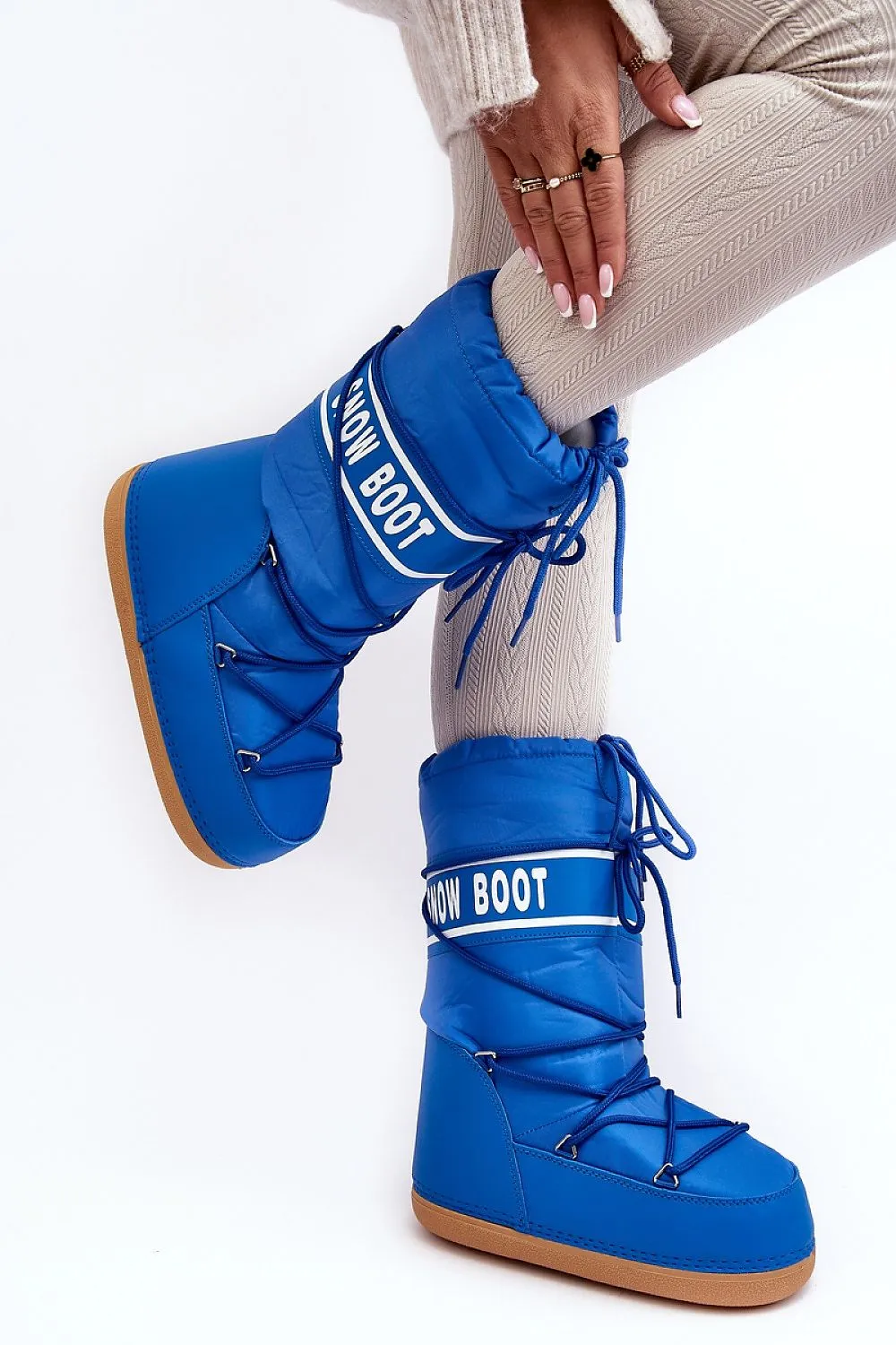 Snow boots