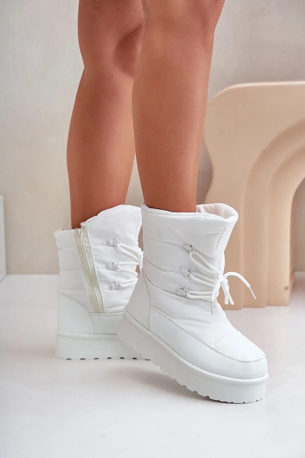 Snow boots