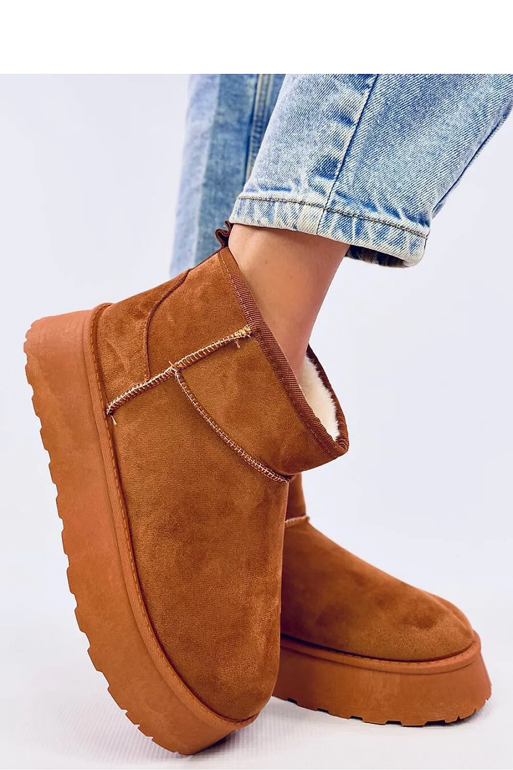Snow boots
