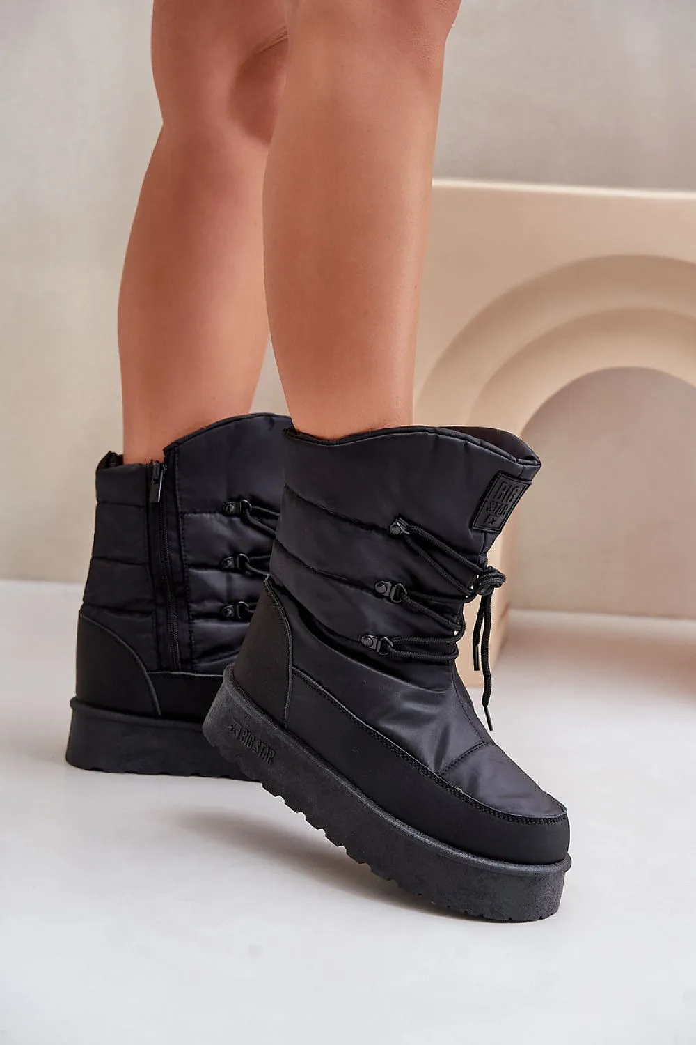 Snow boots