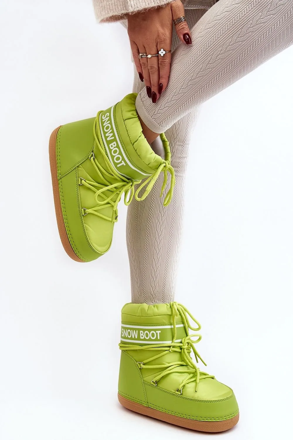 Snow boots