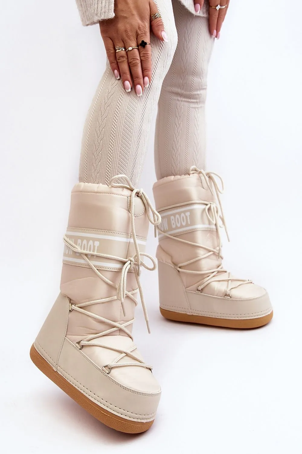 Snow boots