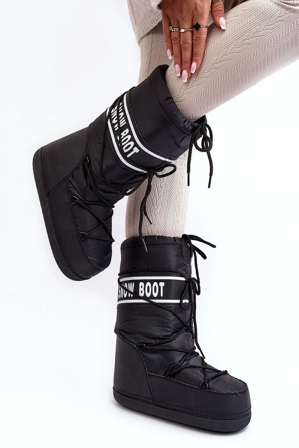 Snow boots