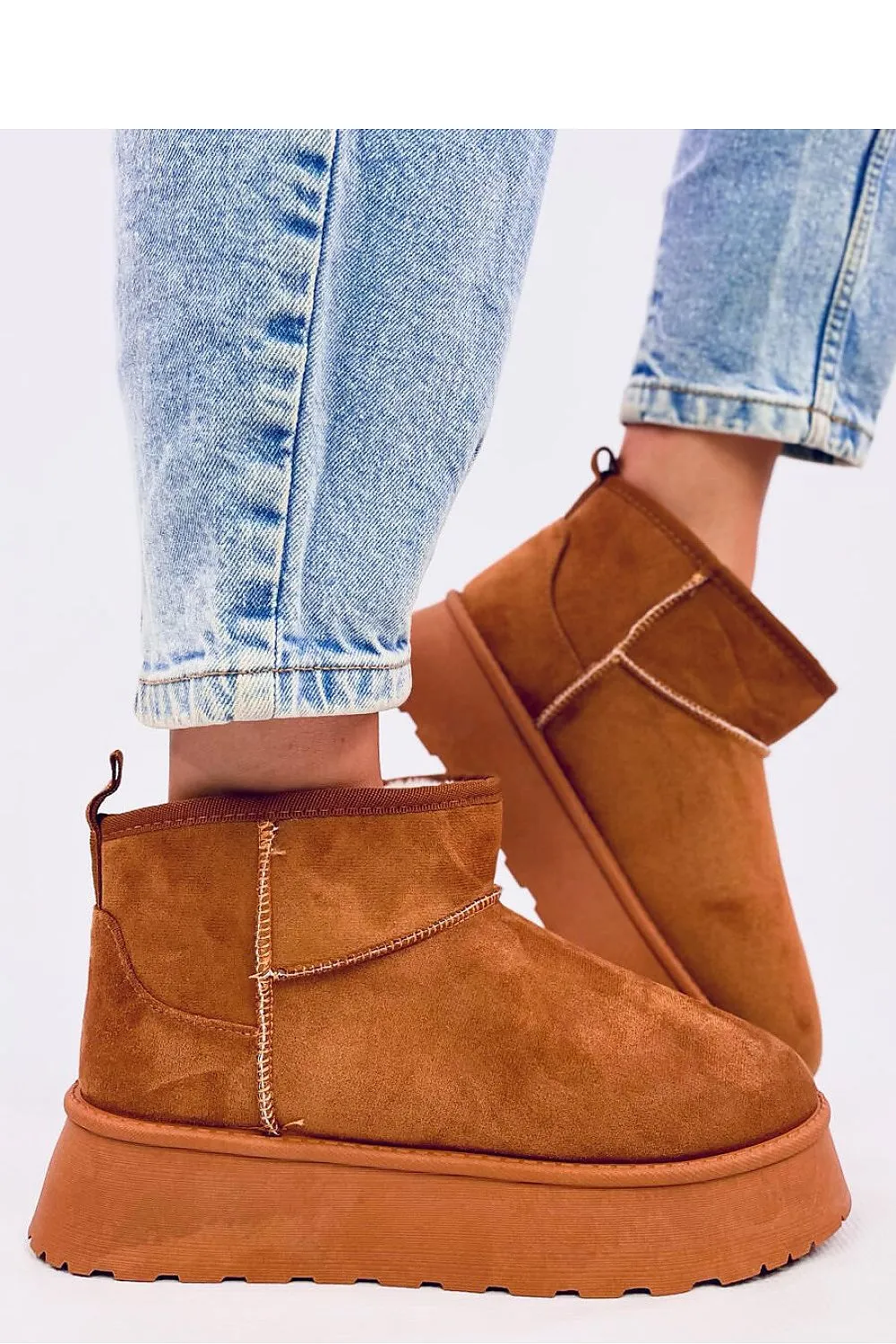 Snow boots